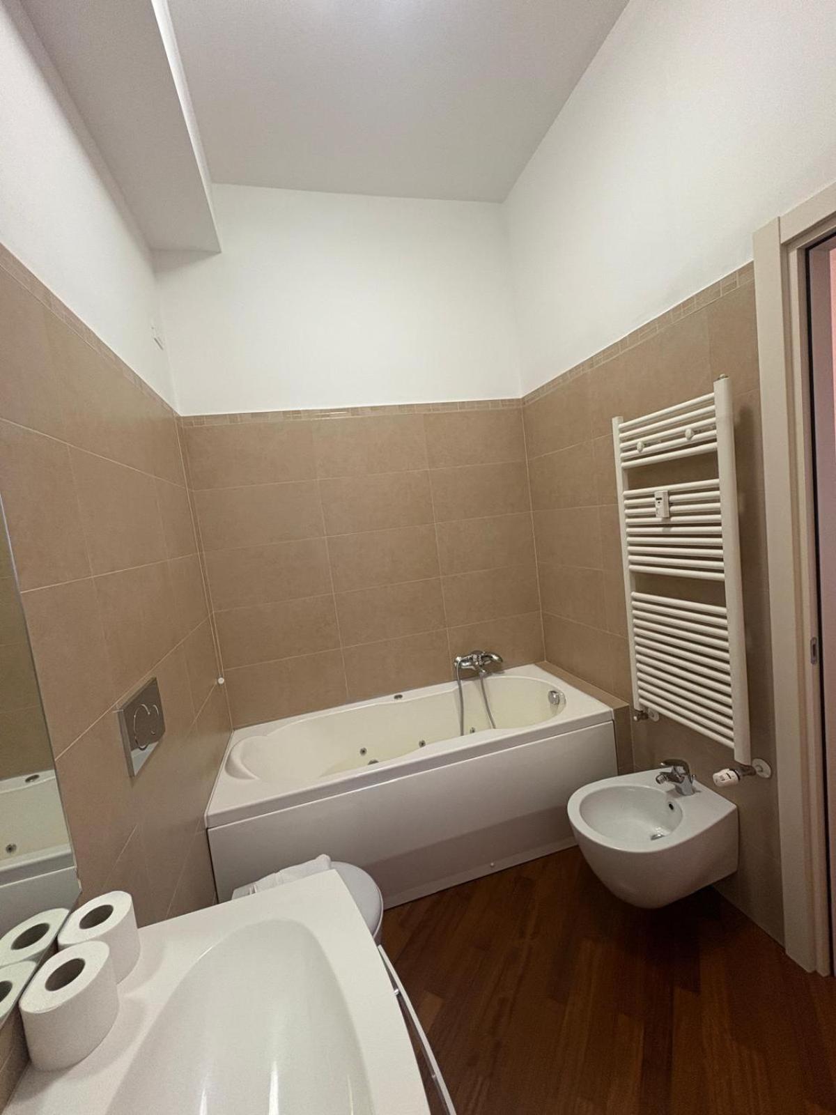Bocconi - Porta Romana 4 Da Letto Con 2 Bagni Privati * Mailand
