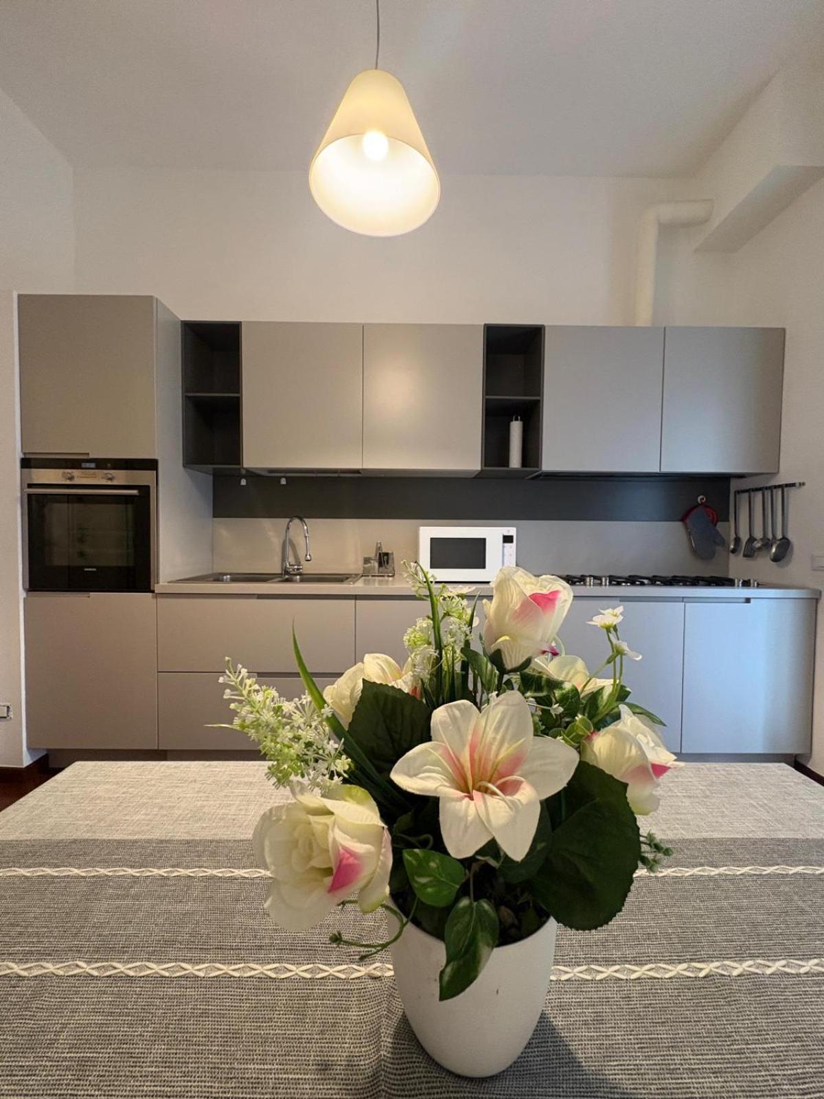 Bocconi - Porta Romana 4 Da Letto Con 2 Bagni Privati Apartment Mailand