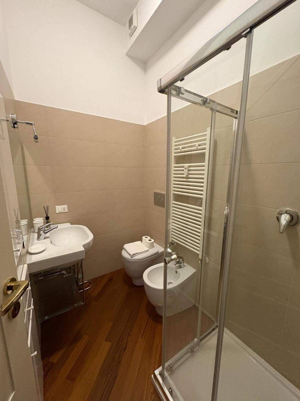 Bocconi - Porta Romana 4 Da Letto Con 2 Bagni Privati Apartment Mailand