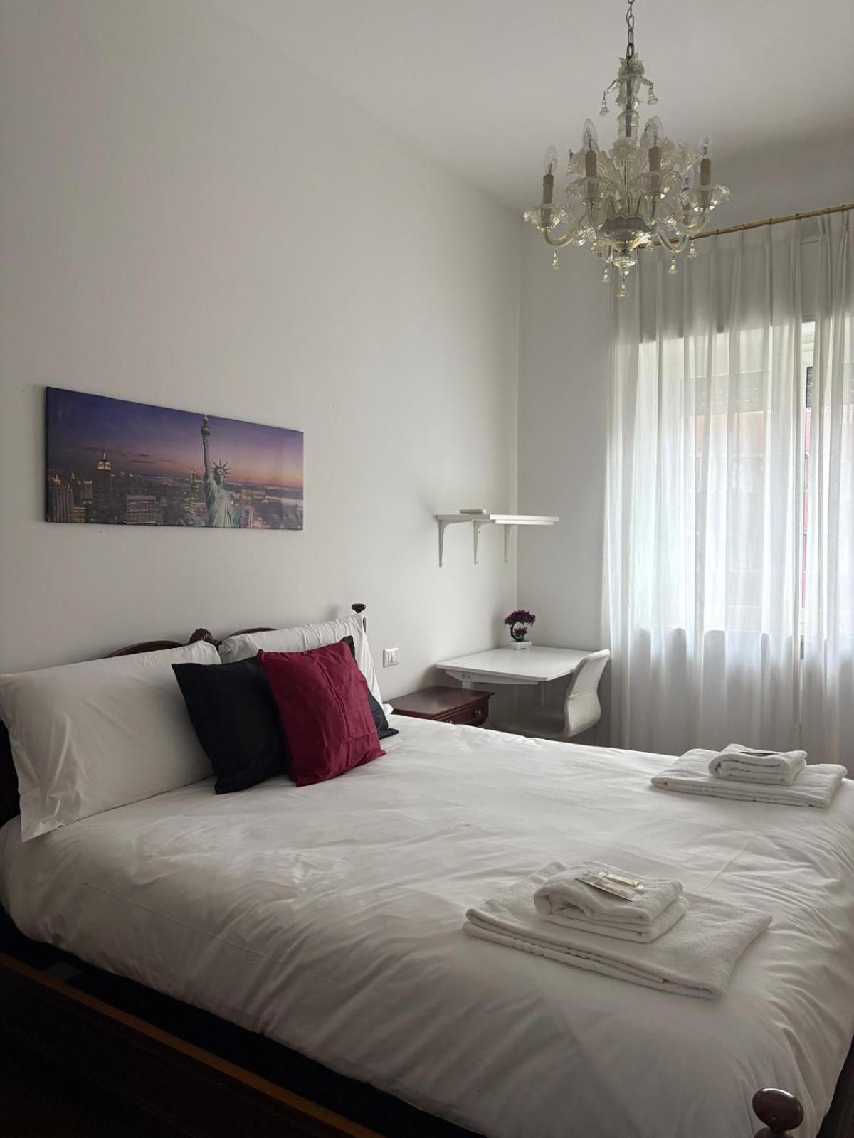 Bocconi - Porta Romana 4 Da Letto Con 2 Bagni Privati Mailand
